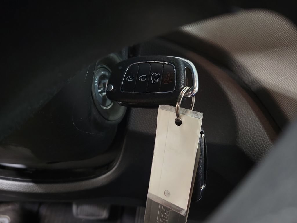 Used 2018 Hyundai Santa Fe Sport FWD image 20
