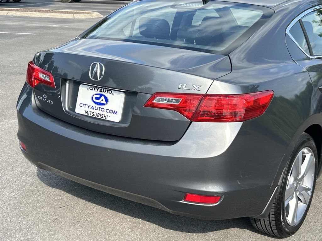 Used 2013 Acura ILX w/ Technology Package FWD image 16