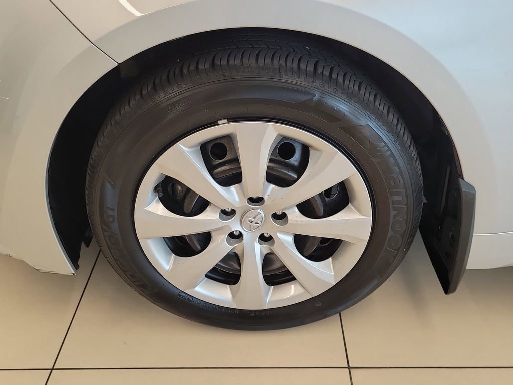 Used 2025 Toyota Corolla LE image 4
