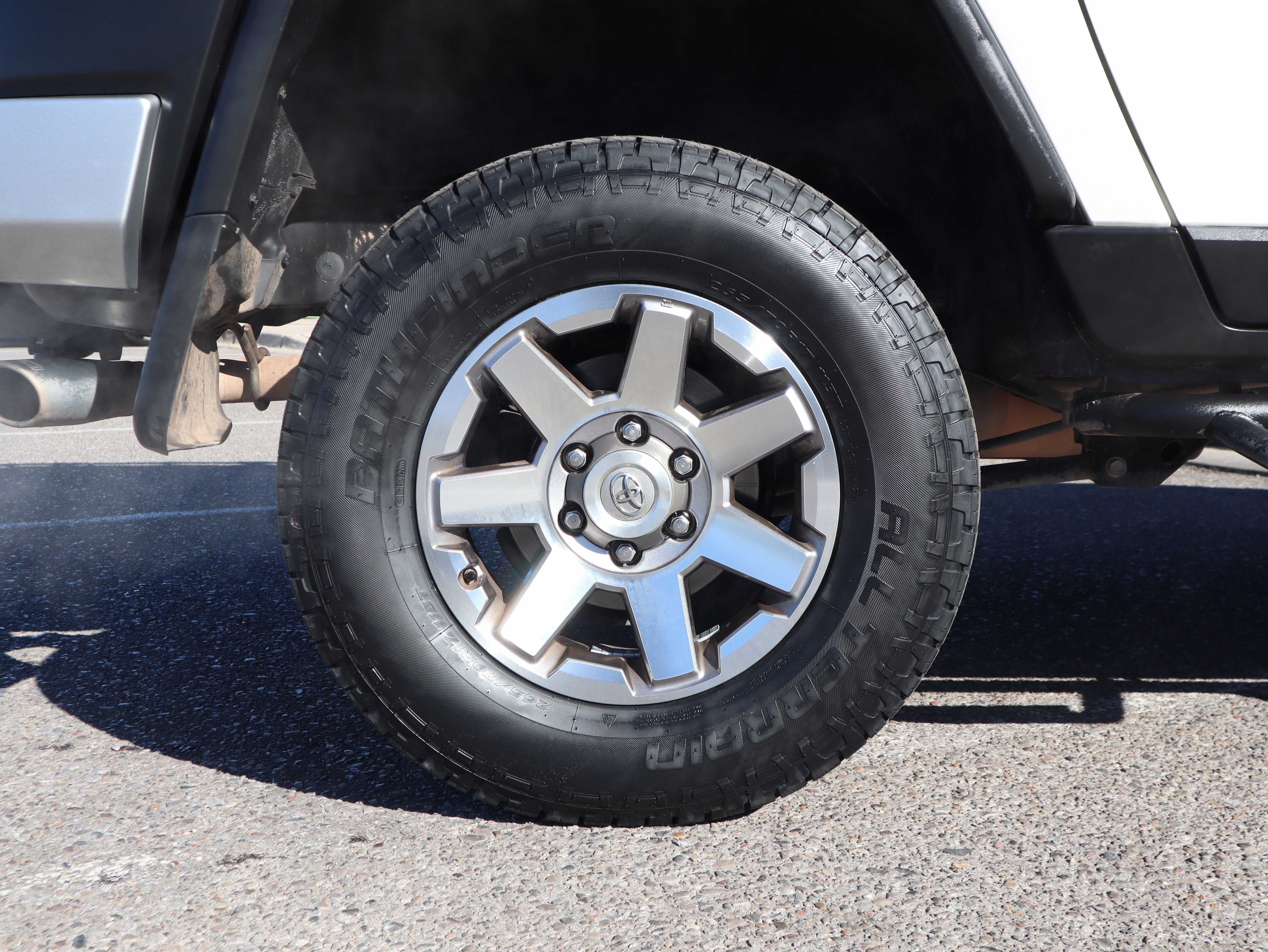 Used 2014 Toyota FJ Cruiser 4WD w/ Upgrade Package image 12
