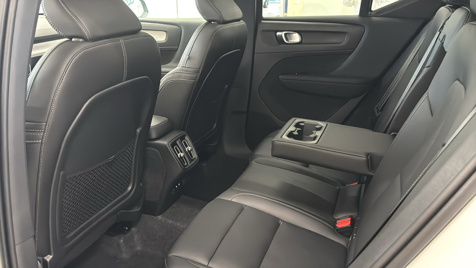 New 2026 Volvo XC40 B5 Plus w/ Protection Package Premier AWD/4WD image 27