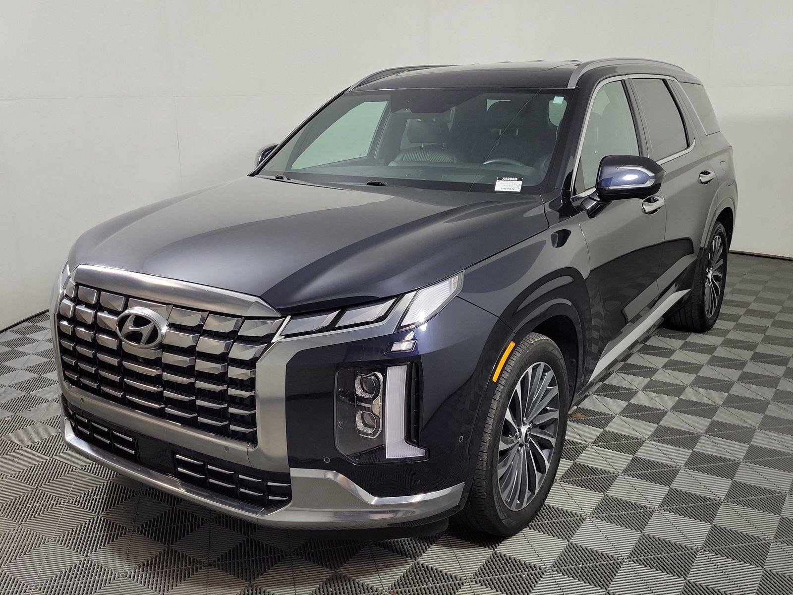 Used 2024 Hyundai Palisade Calligraphy AWD/4WD image 3