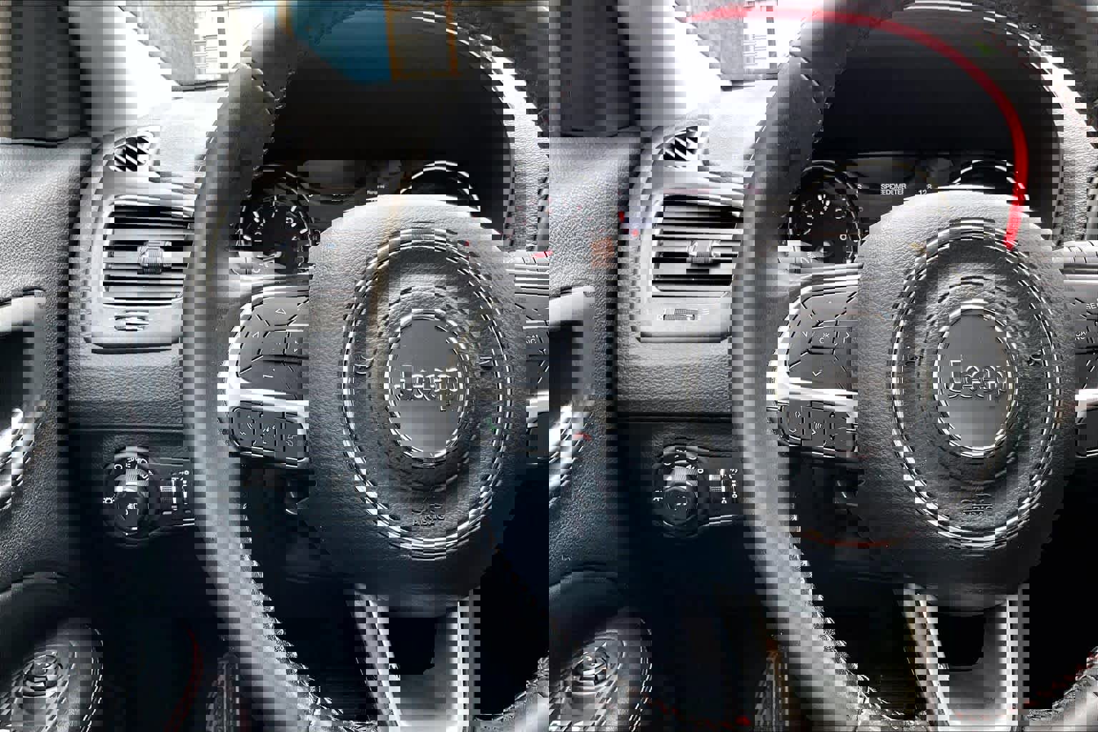 Used 2020 Jeep Compass Trailhawk AWD/4WD image 23