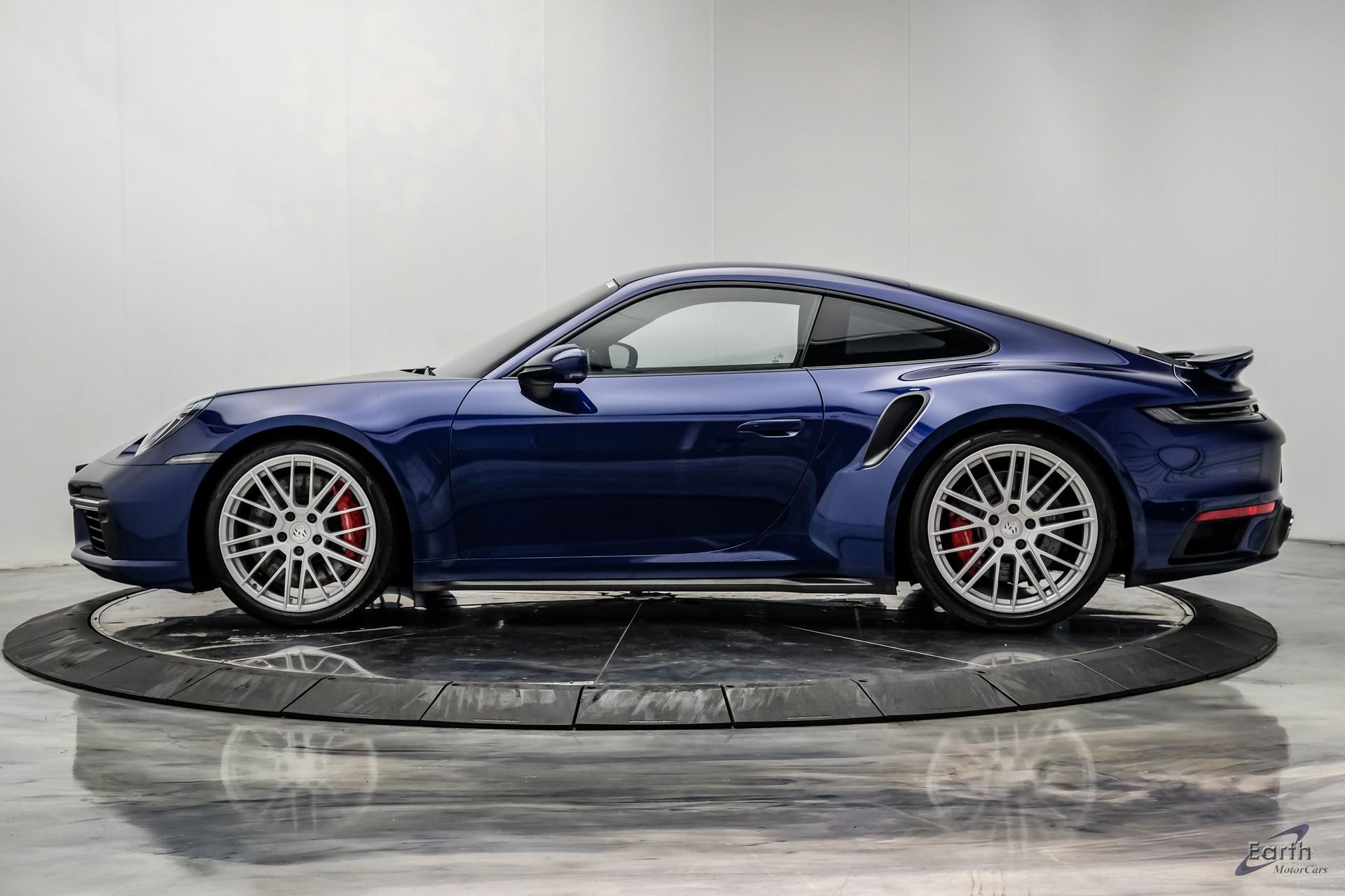 Used 2021 Porsche 911 Turbo image 9