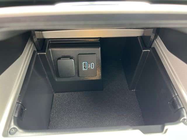 Used 2023 Ford Explorer Limited w/ Limited Technology Package AWD/4WD image 21