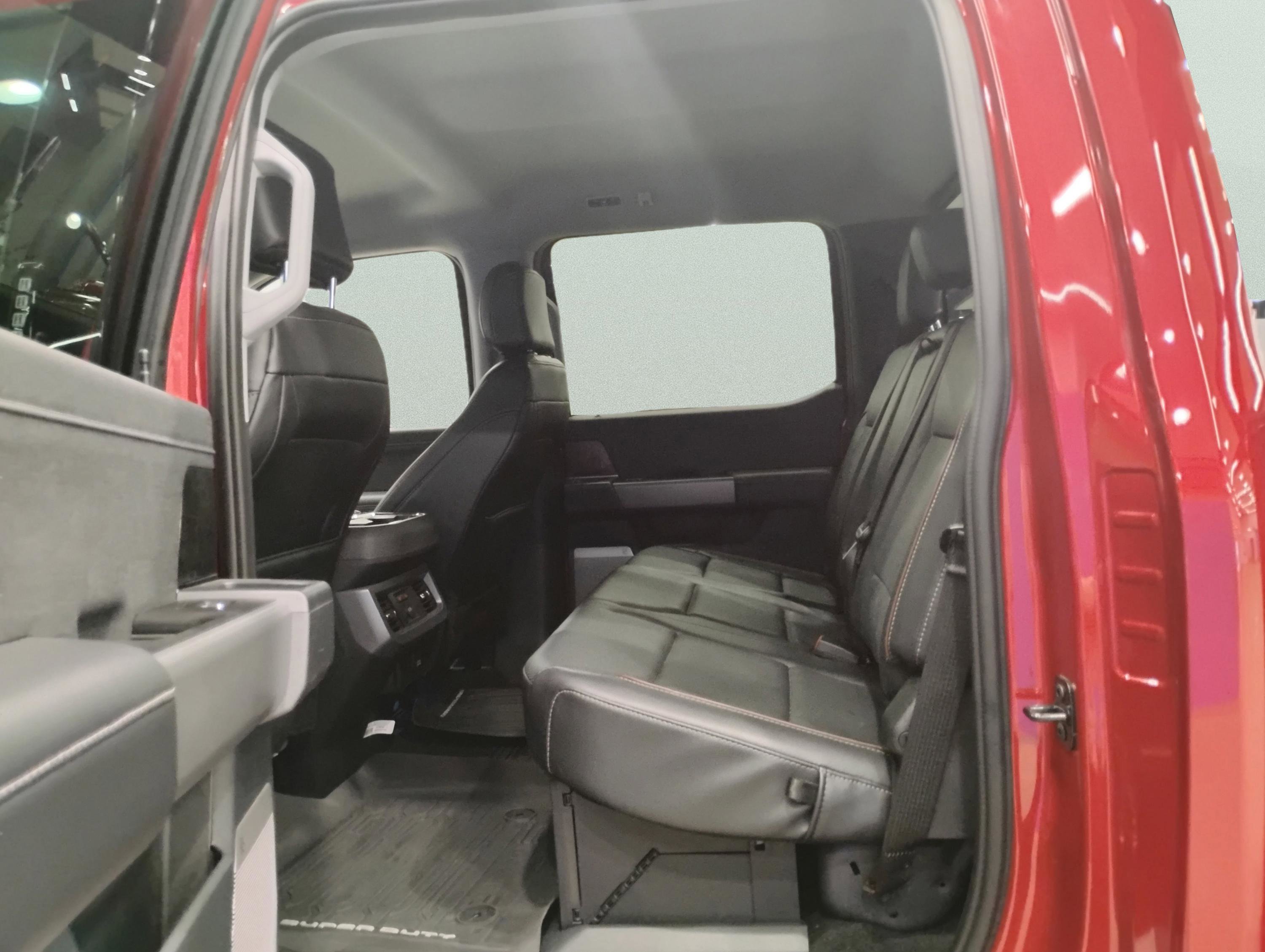 Used 2024 Ford F250 Lariat w/ Chrome Package image 11