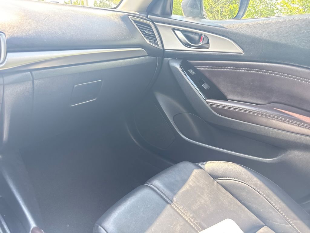 Used 2017 MAZDA MAZDA3 Touring FWD image 18