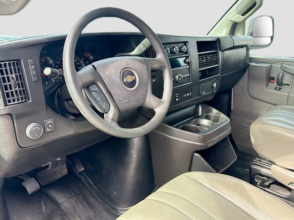 Used 2024 Chevrolet Express 3500 Extended w/ Driver Convenience Package image 9