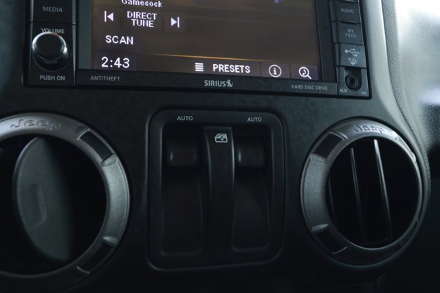 Used 2016 Jeep Wrangler Sport image 16