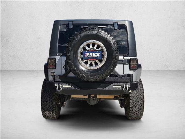 Used 2015 Jeep Wrangler Unlimited Sahara w/ Connectivity Group AWD/4WD image 7