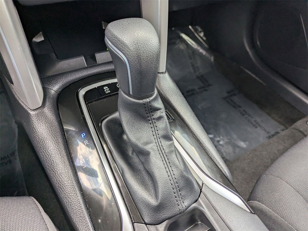 Used 2025 Toyota Corolla Cross LE image 20