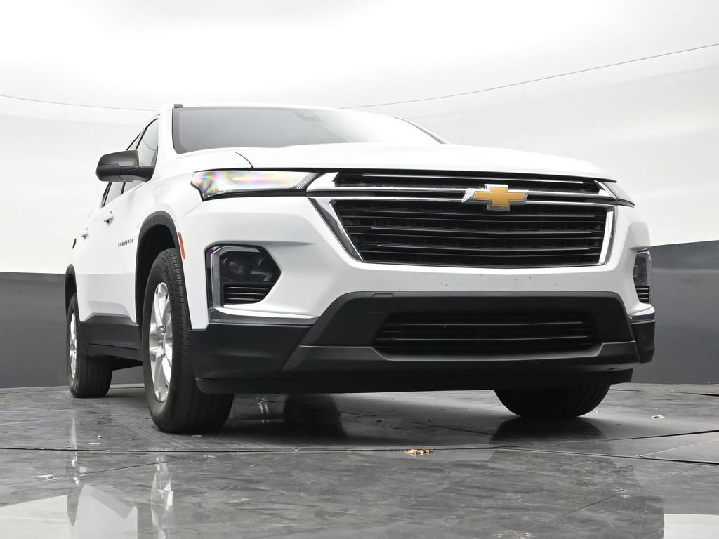 Used 2023 Chevrolet Traverse LS FWD image 25