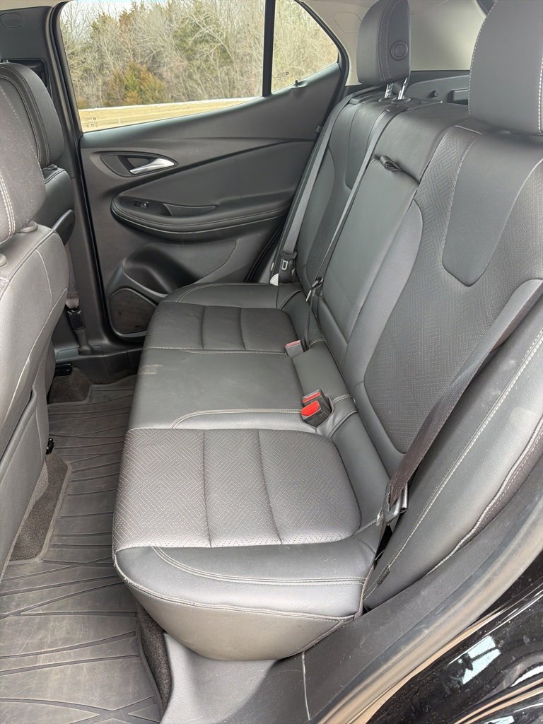 Used 2020 Buick Encore GX Essence image 7