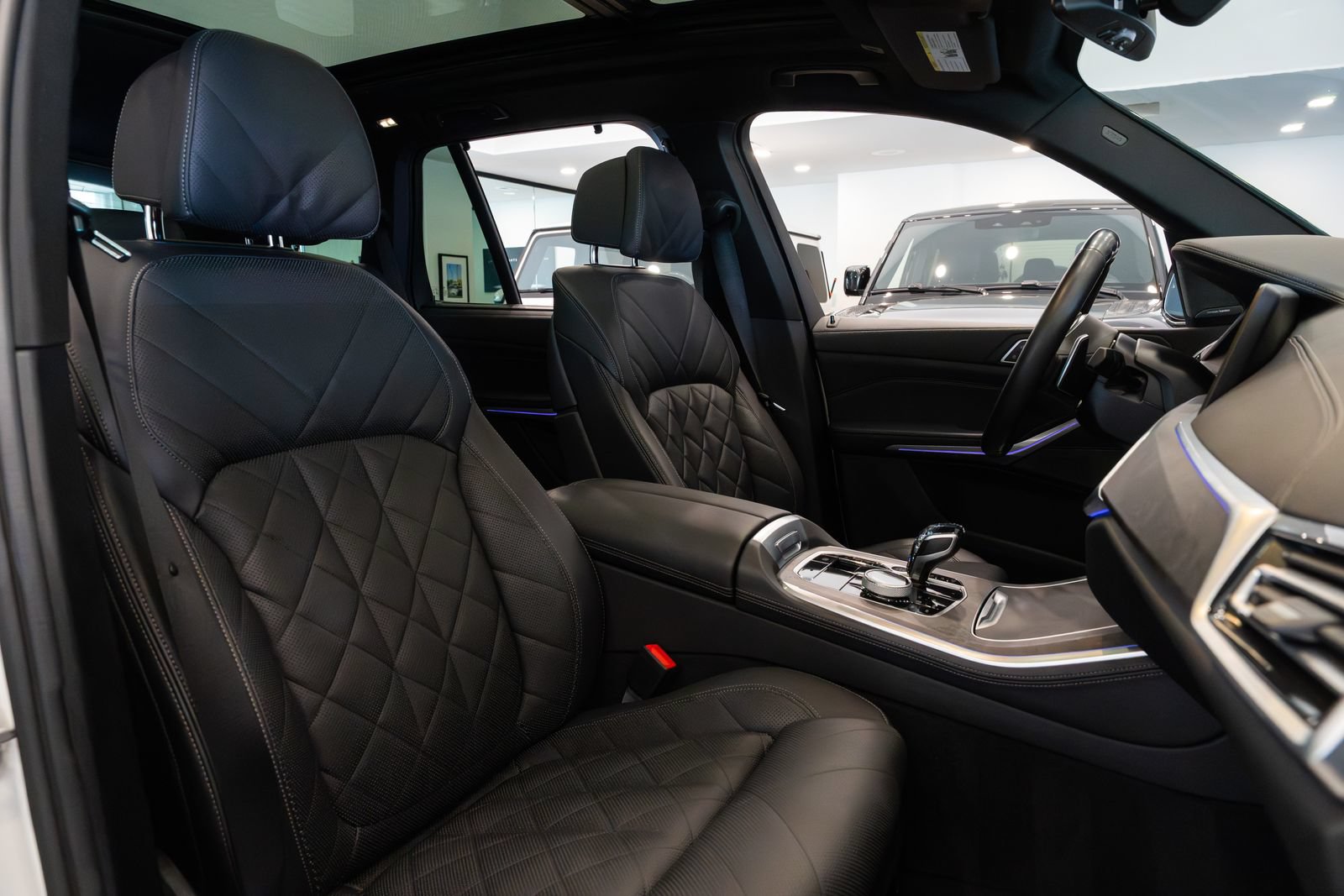 Used 2023 BMW X5 M50i w/ Executive Package AWD/4WD image 25