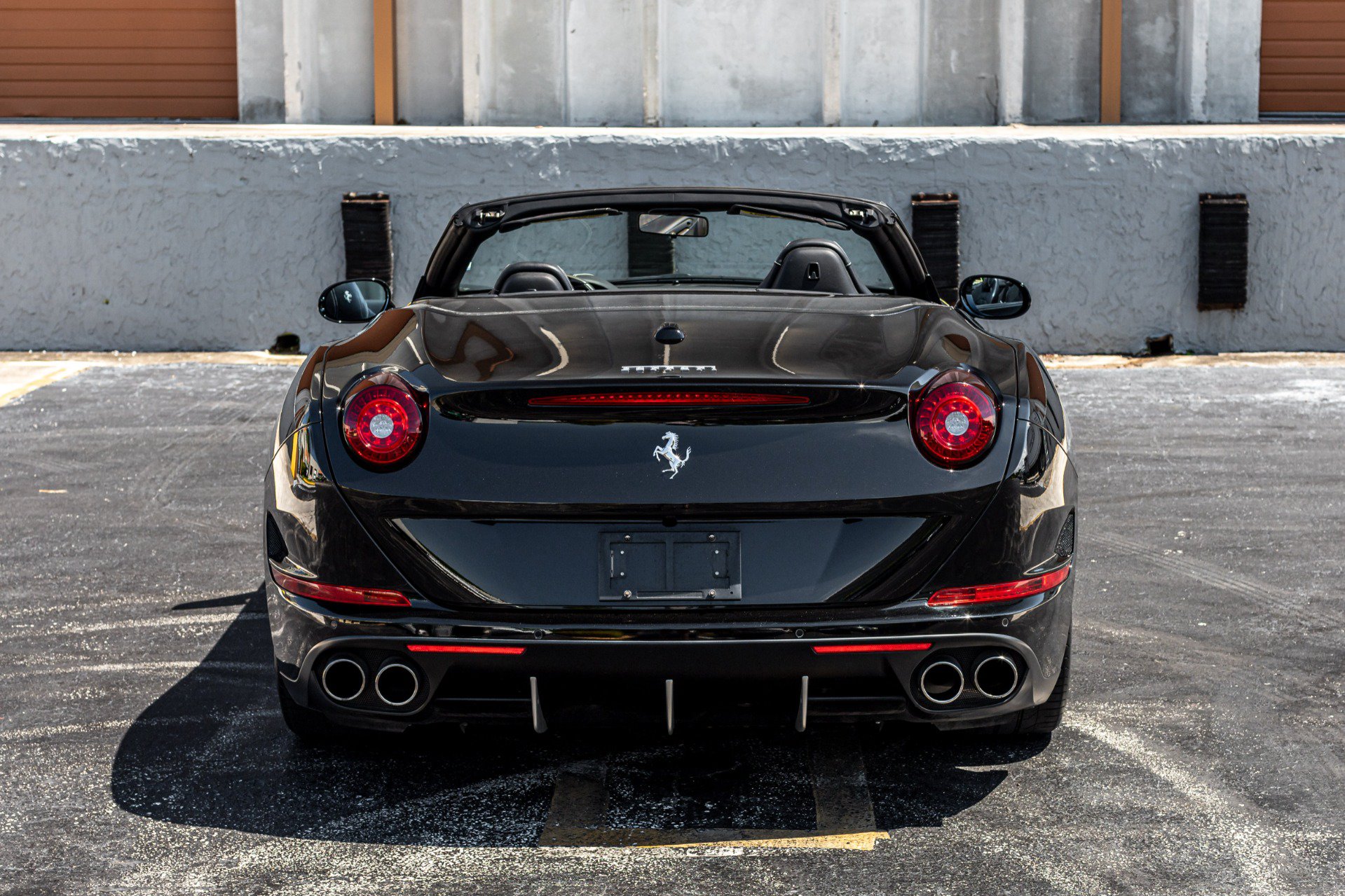 Used 2017 Ferrari California T RWD image 19