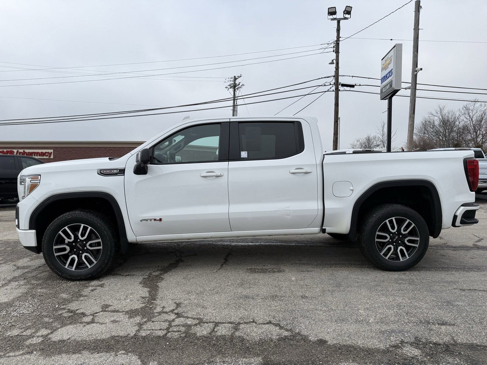 Used 2021 GMC Sierra 1500 AT4 w/ AT4 Value Package image 5