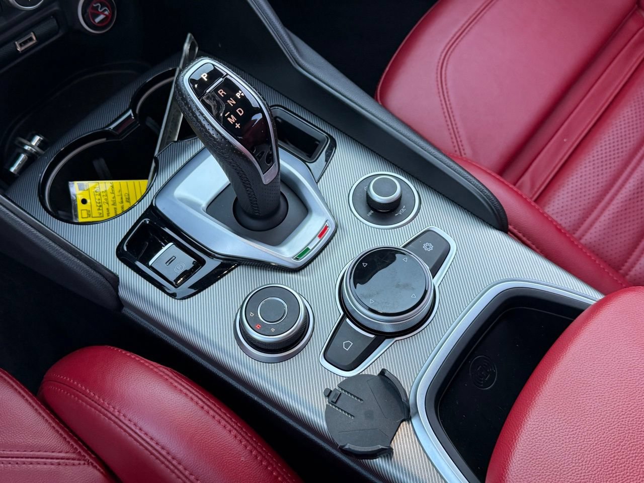Used 2022 Alfa Romeo Giulia Veloce RWD image 21