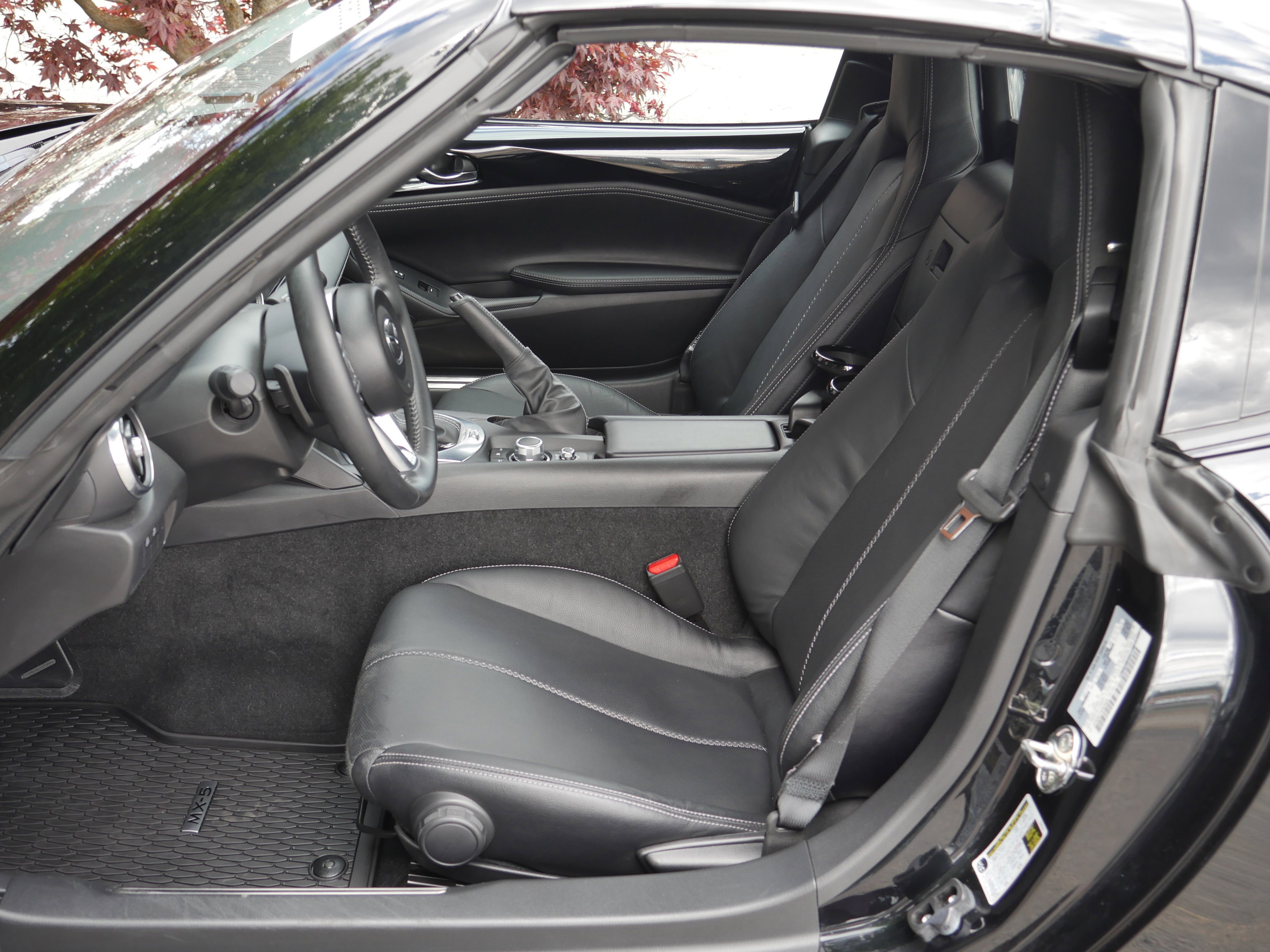 Used 2022 MAZDA MX-5 Miata RF Grand Touring w/ Weather Package RWD image 3
