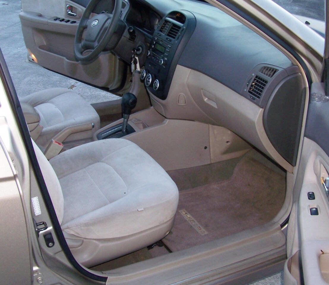 Used 2007 Kia Spectra EX FWD image 12