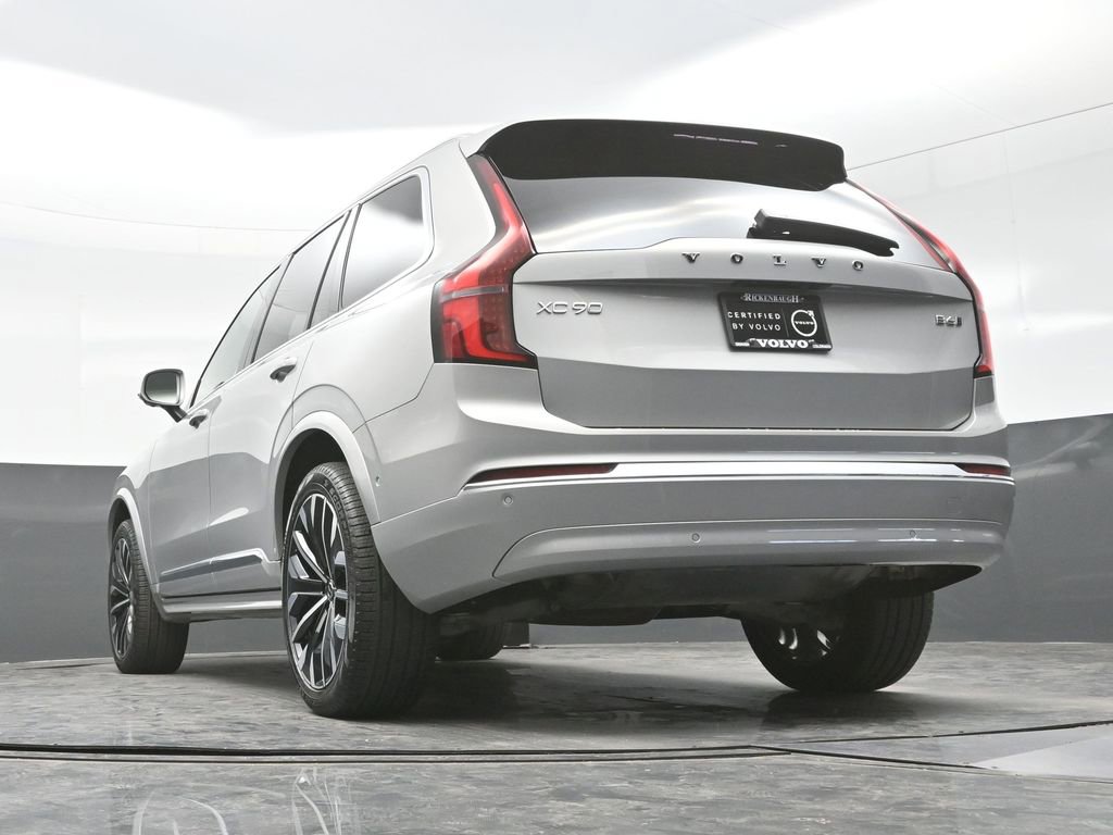 Used 2025 Volvo XC90 B6 Plus image 26
