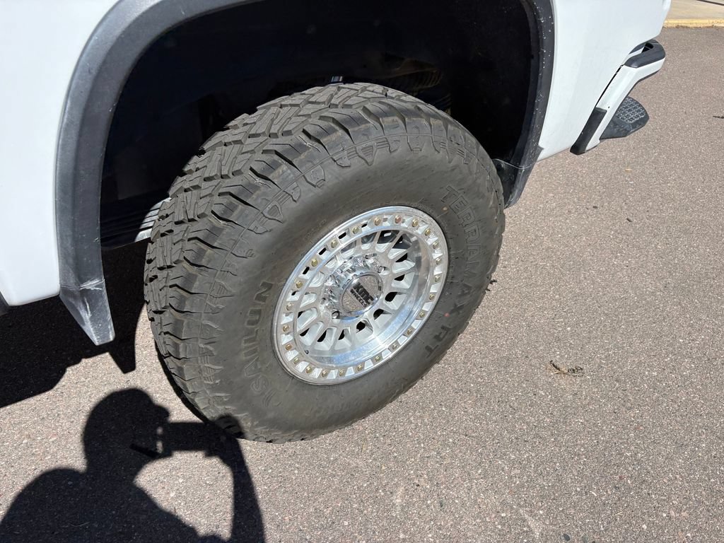 Used 2024 Chevrolet Silverado 2500 High Country w/ High Country Premium Package AWD/4WD image 11