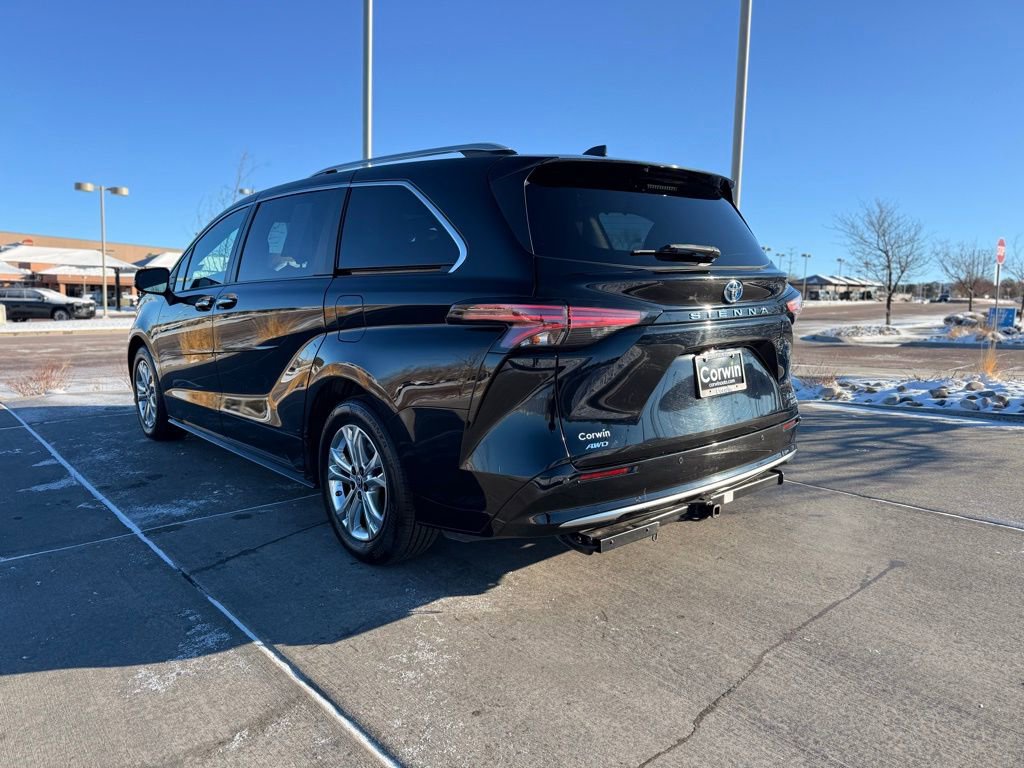 Used 2022 Toyota Sienna Platinum image 6