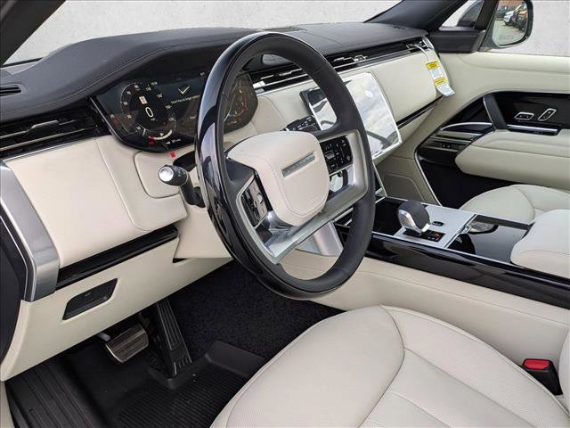 New 2026 Land Rover Range Rover Long Wheelbase SE AWD/4WD image 3