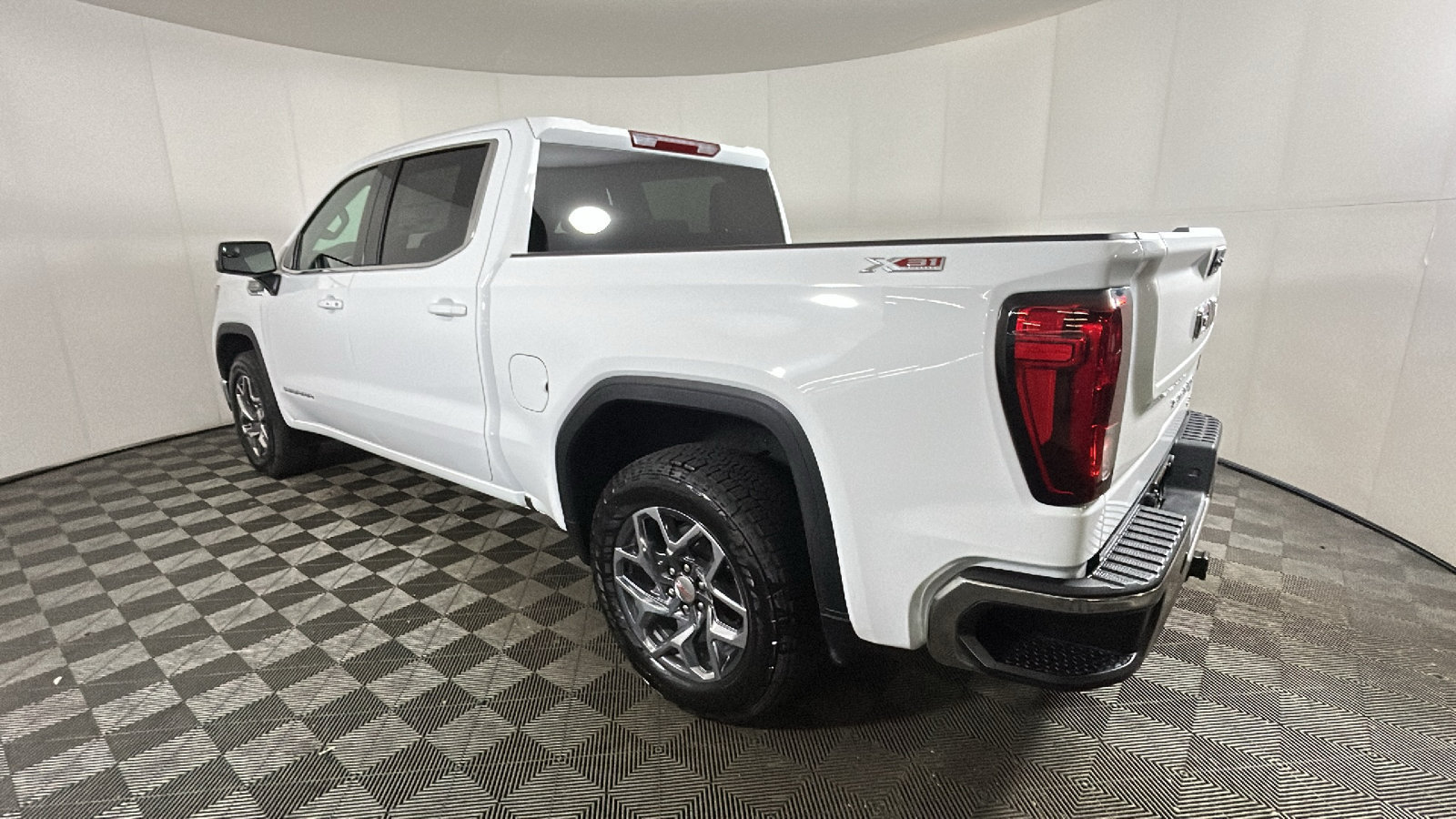 New 2026 GMC Sierra 1500 SLE AWD/4WD image 5