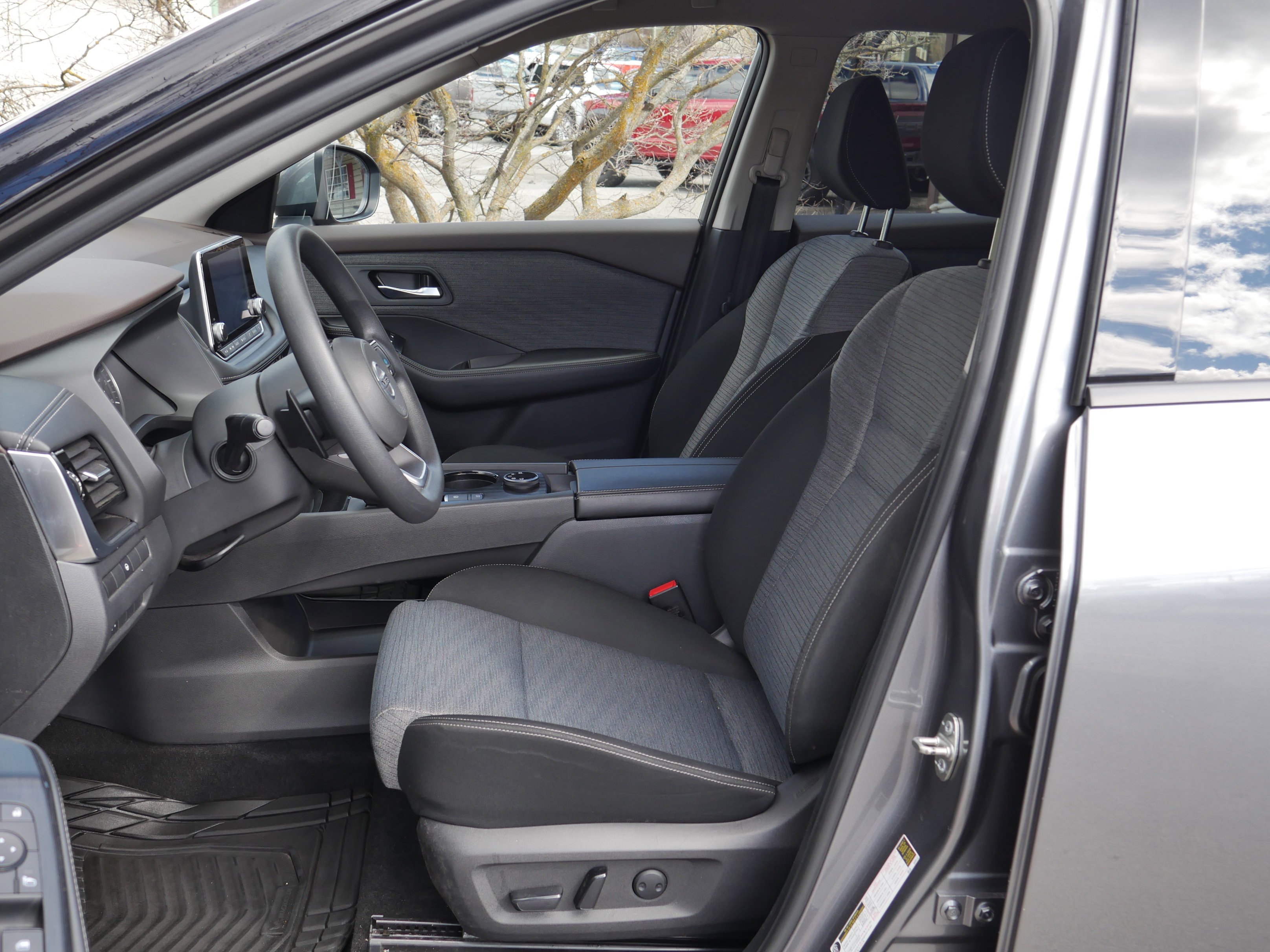 Certified 2021 Nissan Rogue SV image 11