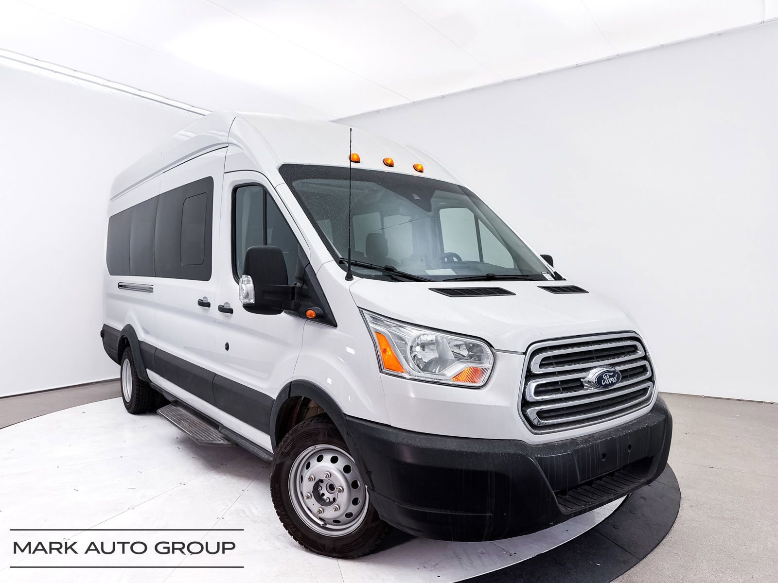 Used 2019 Ford Transit 350 XLT RWD image 1