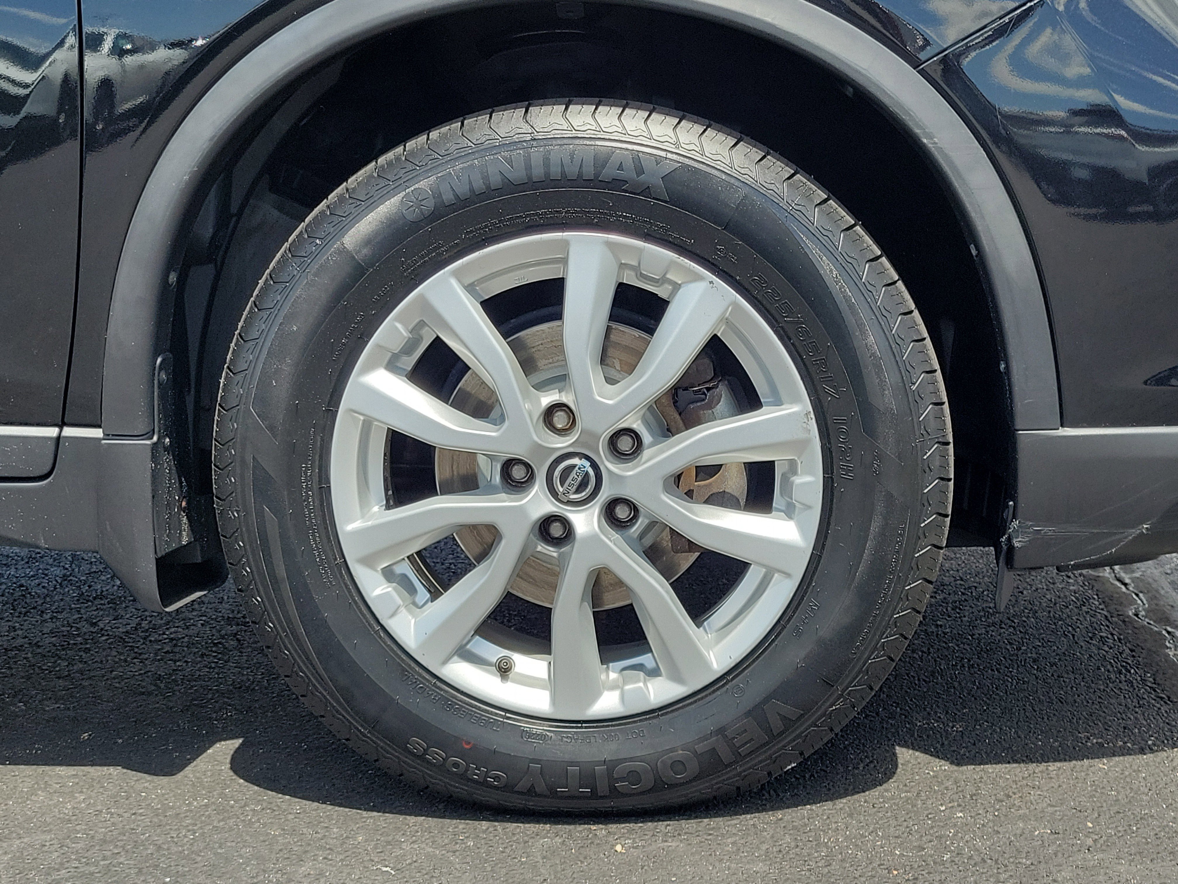 Certified 2019 Nissan Rogue S w/ Special Edition Package AWD/4WD image 5