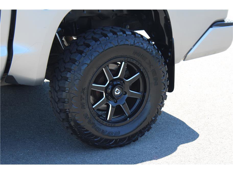 Used 2017 Toyota Tundra Limited w/ Limited Premium Package image 6