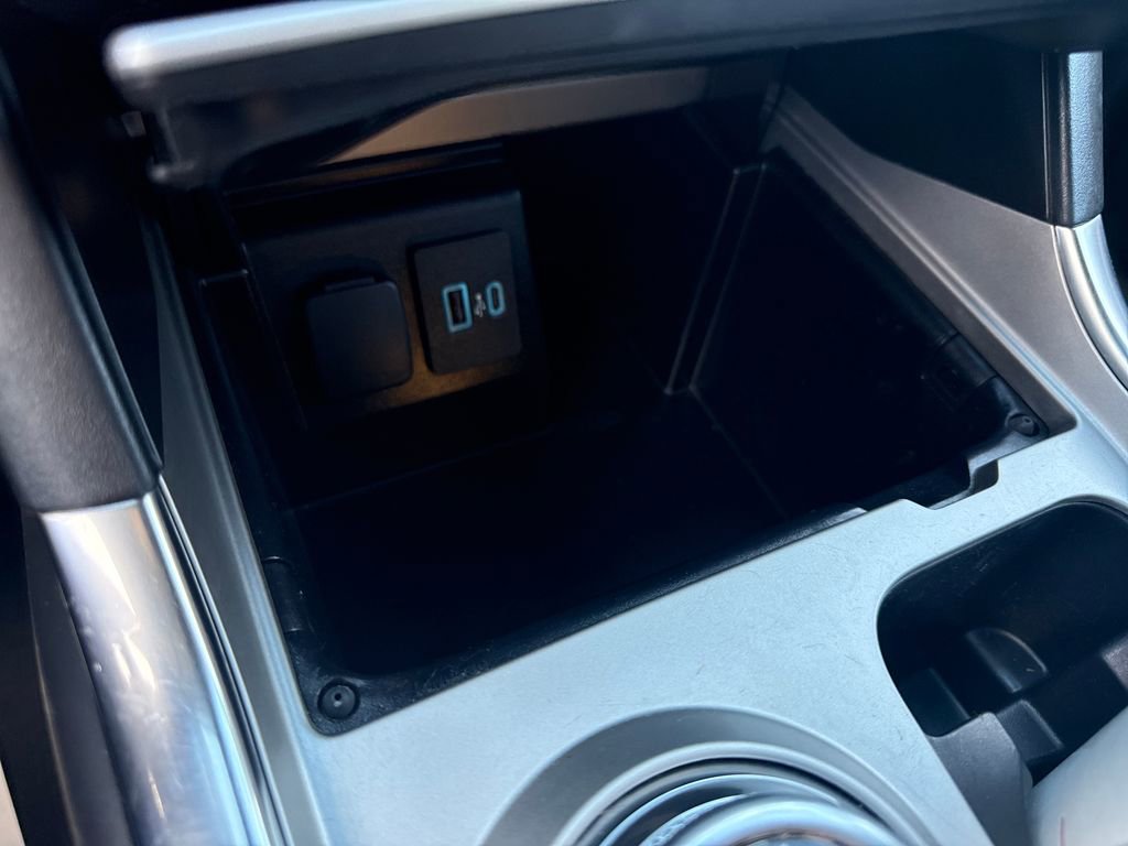 Used 2023 Ford Explorer XLT w/ Equipment Group 202A image 40