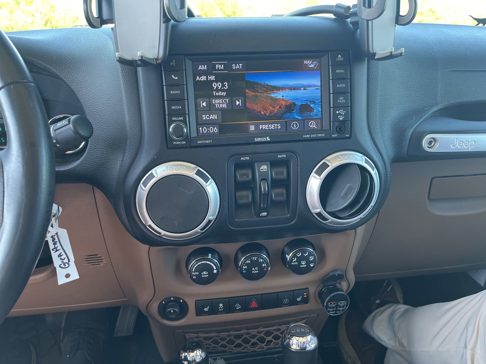 Used 2015 Jeep Wrangler Unlimited Sahara w/ Max Tow Package AWD/4WD image 16