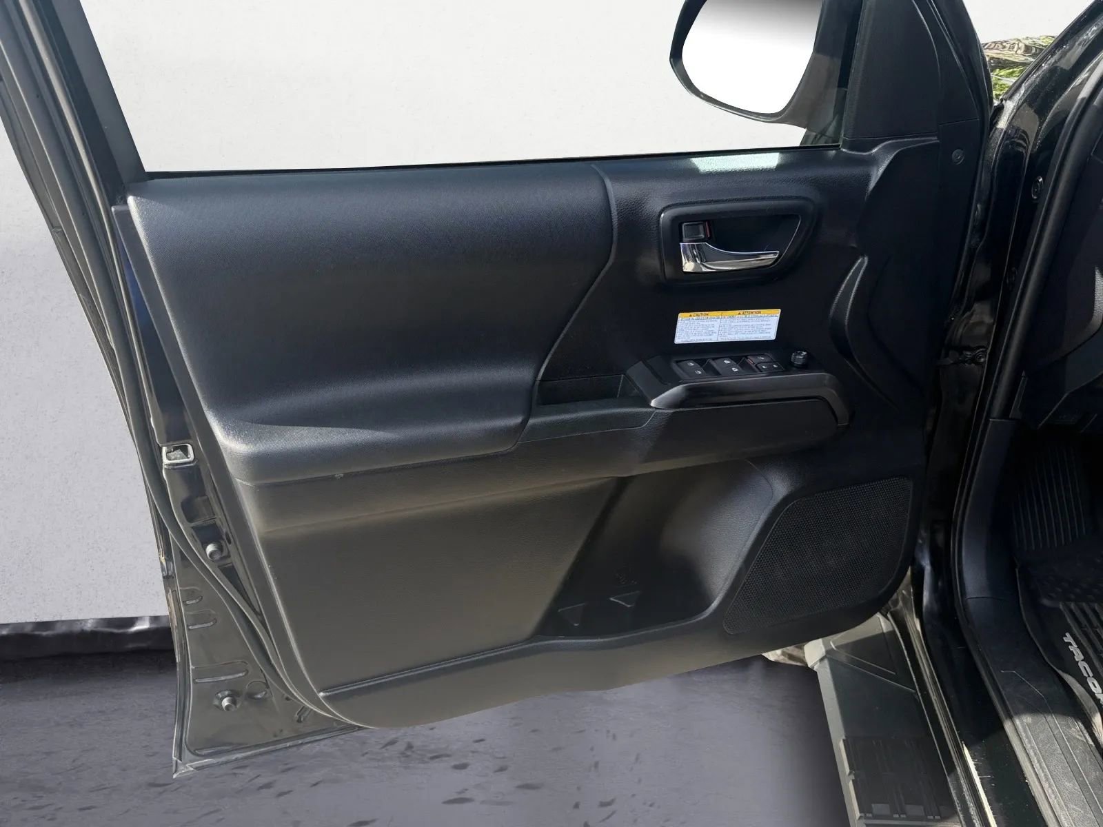 Used 2020 Toyota Tacoma TRD Off-Road image 13