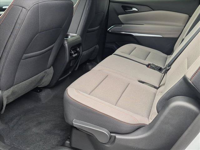 New 2027 Chevrolet Traverse LT w/ Sun and Wheel Package FWD image 16