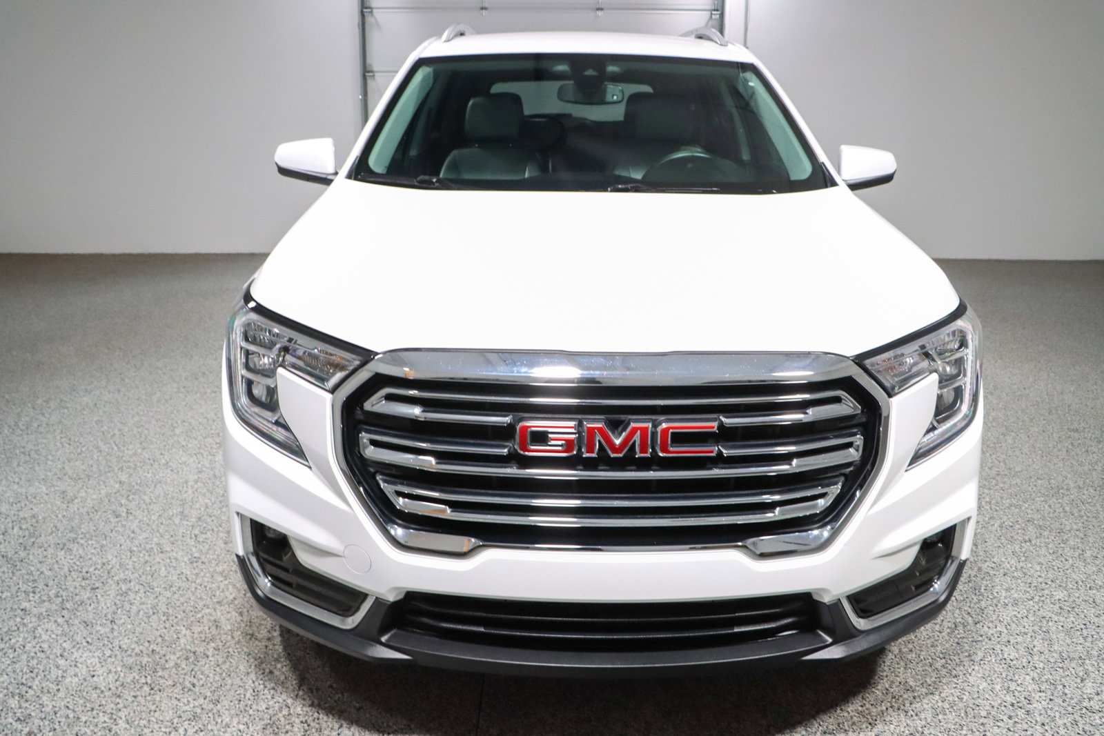 Used 2023 GMC Terrain SLT AWD/4WD image 4