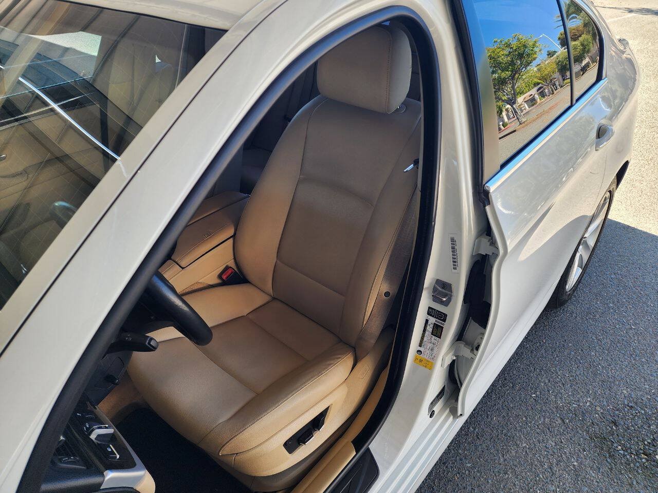 Used 2013 BMW 528i Sedan RWD image 12