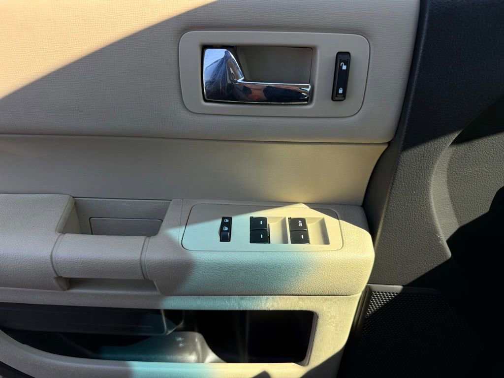 Used 2018 Ford Flex SE image 18
