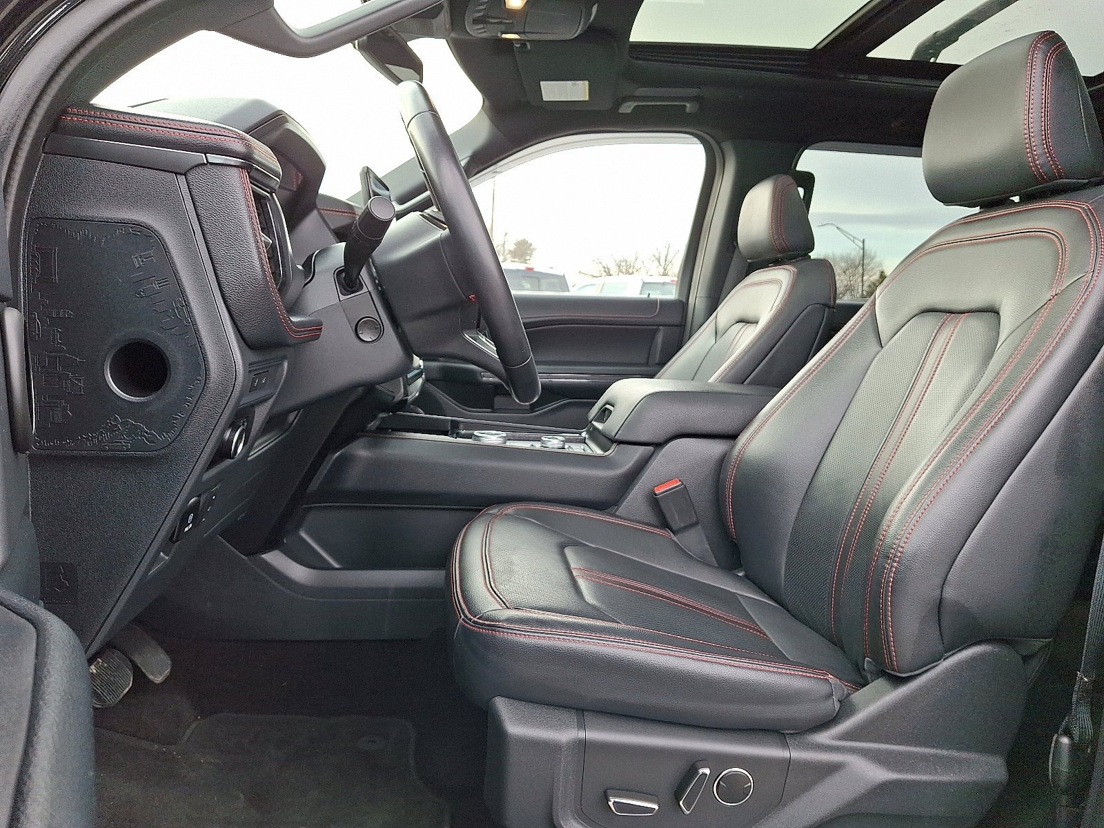 Used 2022 Ford Expedition Limited AWD/4WD image 13