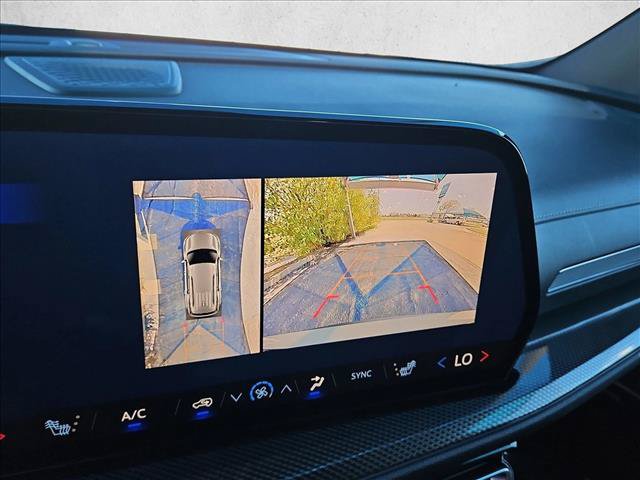 New 2027 Chevrolet Traverse Z71 w/ Enhanced Driving Package AWD/4WD image 13