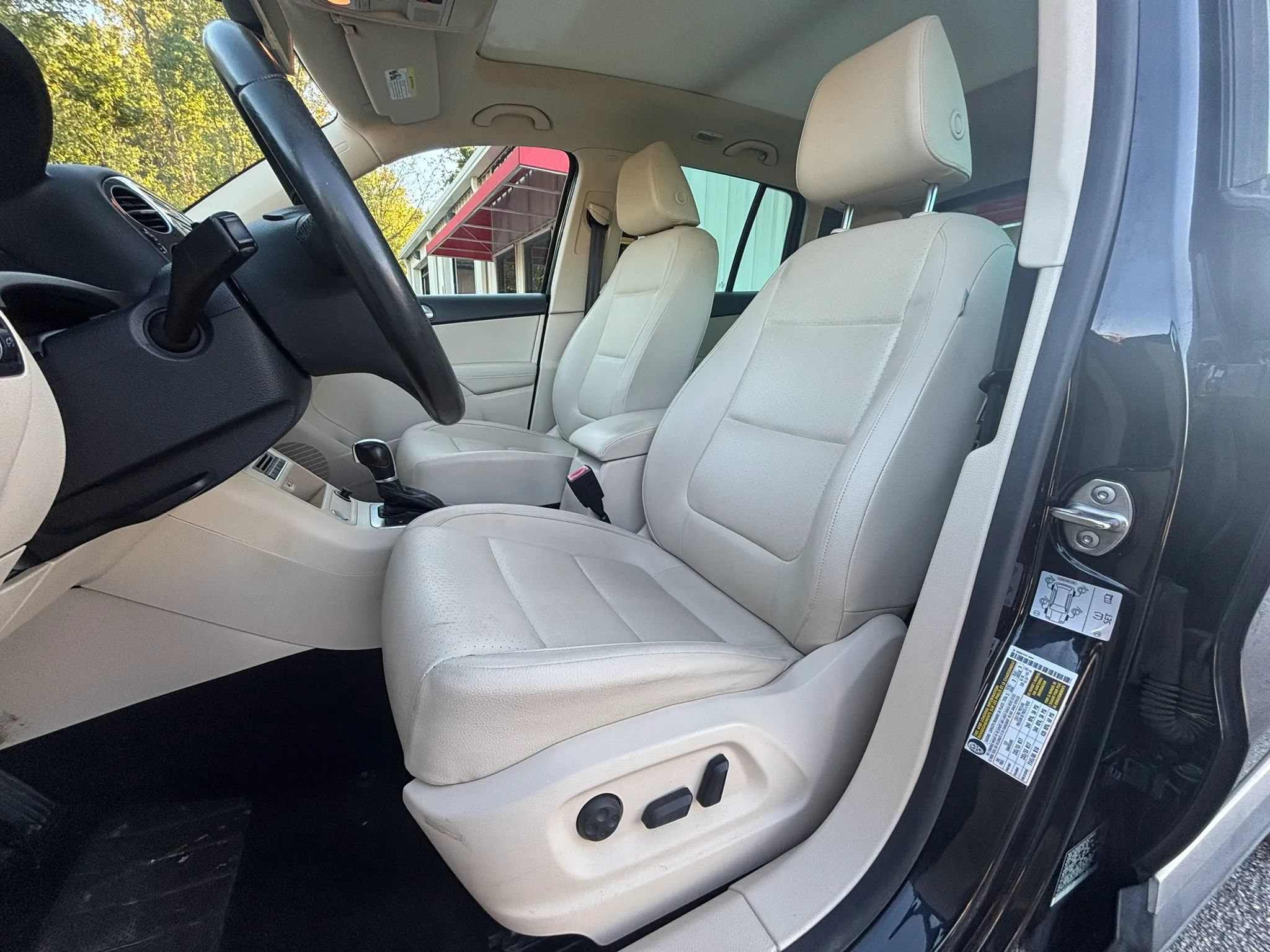 Used 2017 Volkswagen Tiguan Wolfsburg Edition AWD/4WD image 22