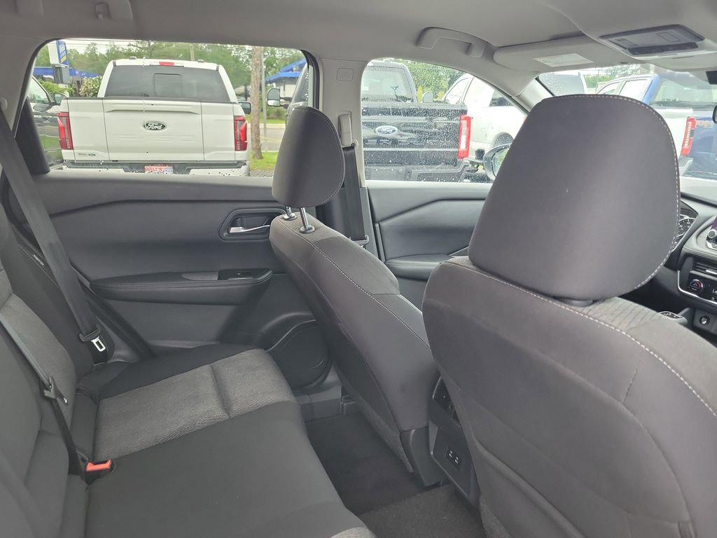 Used 2024 Nissan Rogue SV AWD/4WD image 33