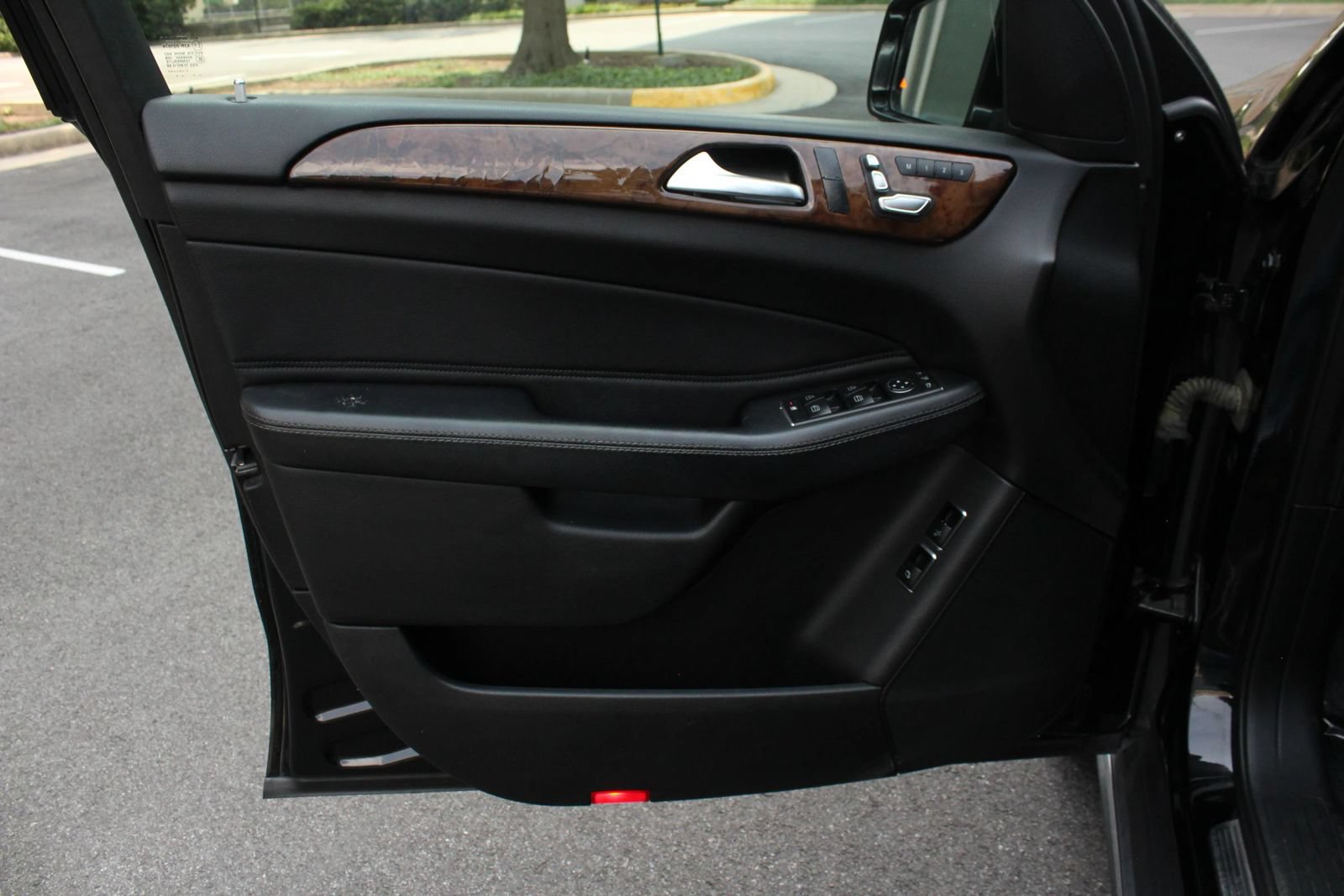 Used 2018 Mercedes-Benz GLS 450 4MATIC w/ Premium Package image 15