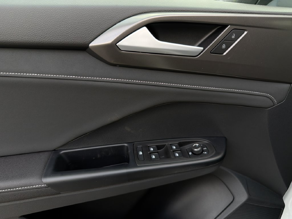New 2026 Volkswagen Taos SE AWD/4WD image 15