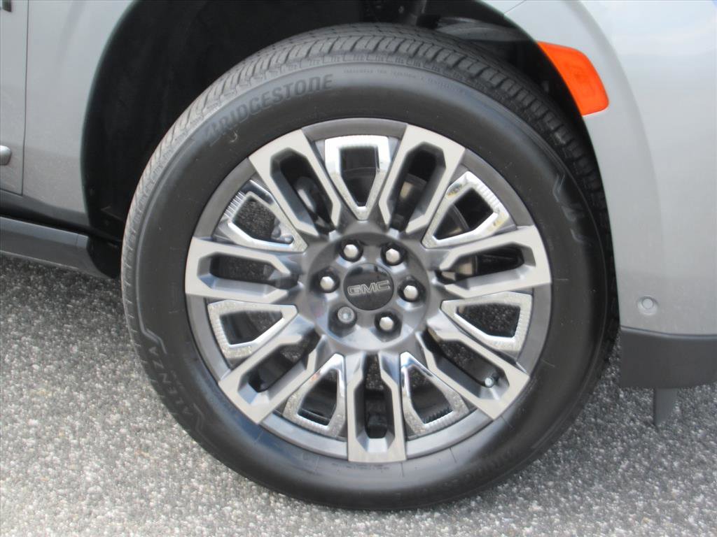 Used 2023 GMC Yukon Denali Ultimate image 7