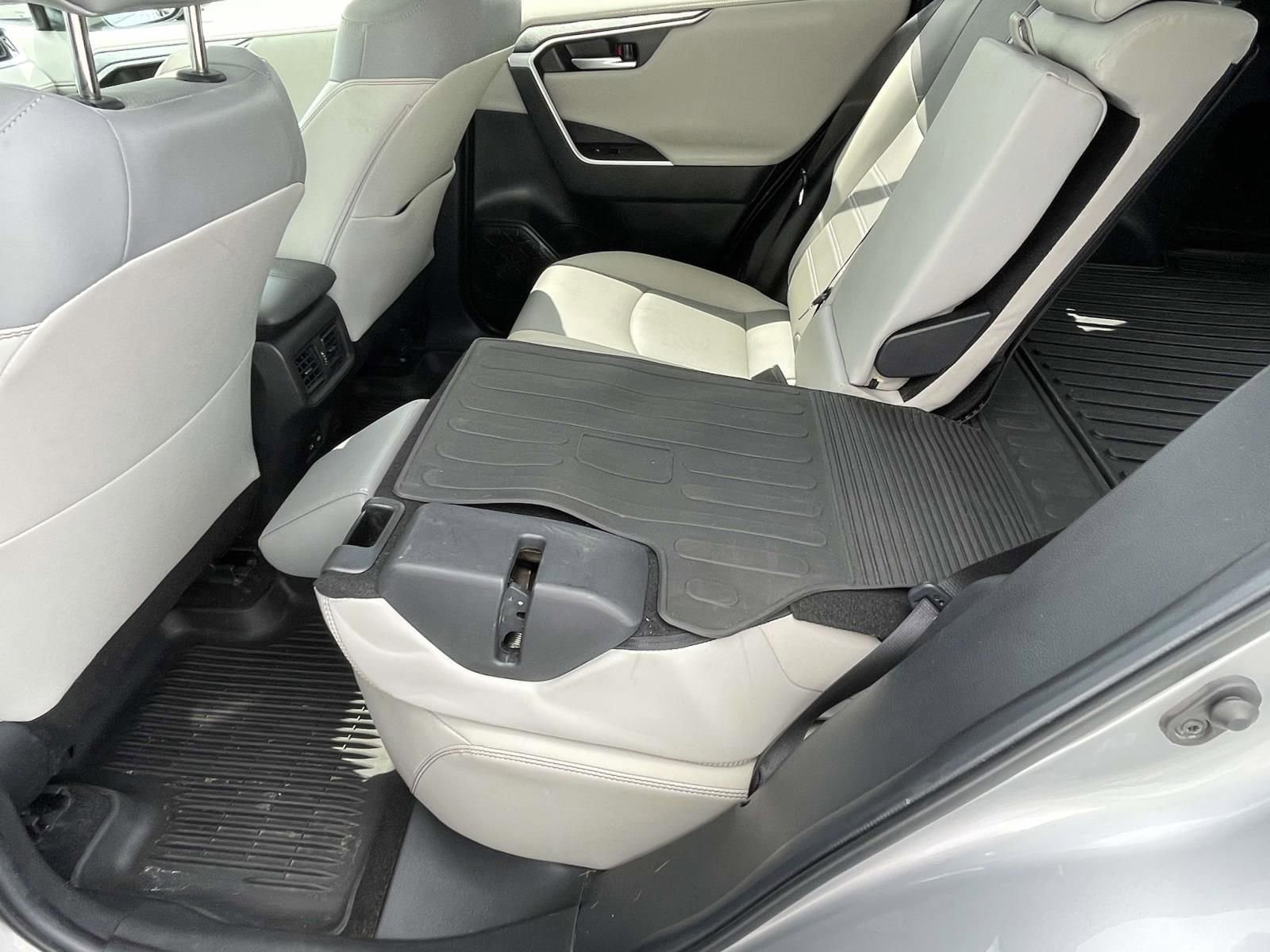Used 2023 Toyota RAV4 Limited image 10