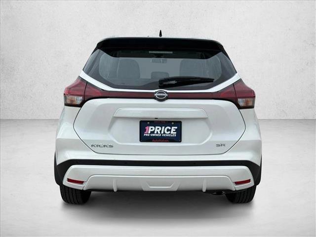 Used 2024 Nissan Kicks SR w/ SR Premium Package FWD image 5