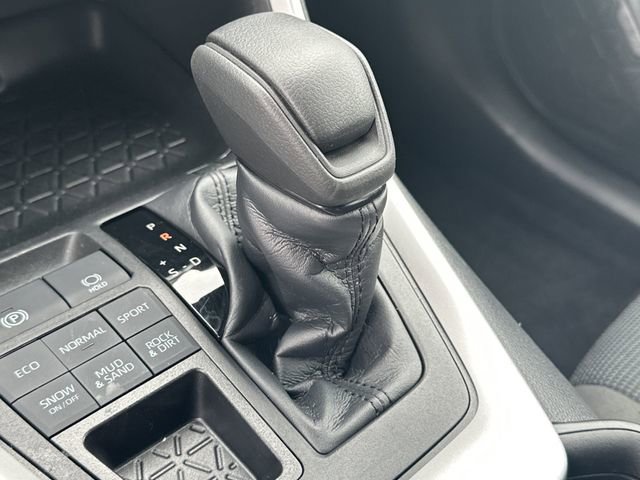 Certified 2022 Toyota RAV4 LE AWD/4WD image 21