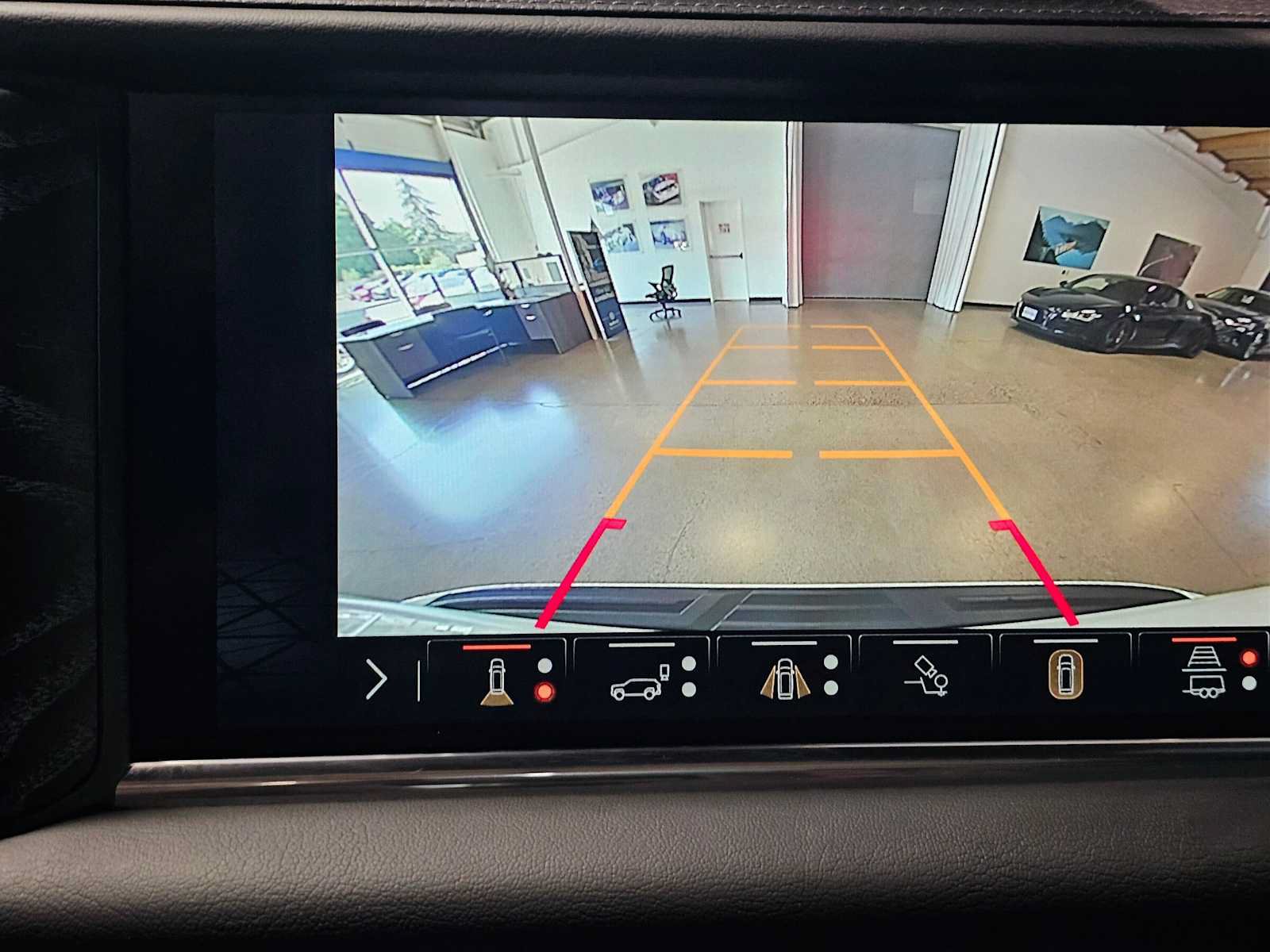 Used 2024 GMC Yukon XL Denali w/ Advanced Technology Package AWD/4WD image 28